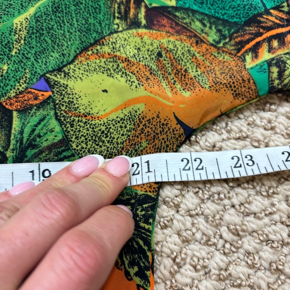 Vintage Nicola Brand Jungle Print Short Sleeve Blouse Size Medium - Picture 7 of 10